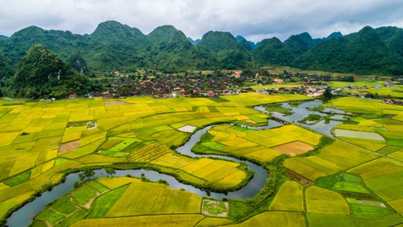 Cycling Loop Ha Giang – Cao Bang – Ba Be: Vietnam’s Ultimate Northeast Adventure